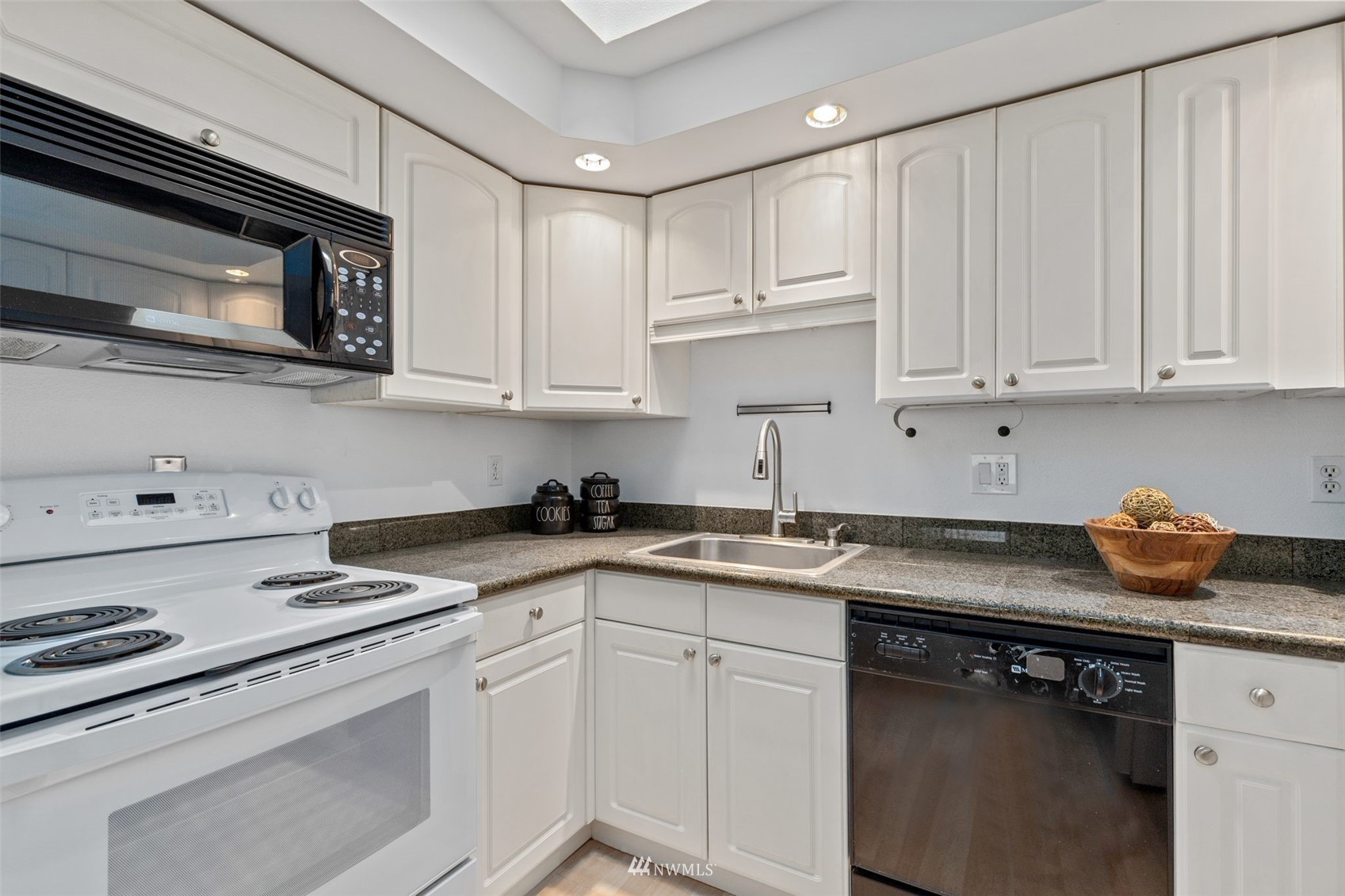 4308 Northeast Sunset Boulevard, Unit Z3 Renton, WA 98059 - Photo 8 of 27 Gallery Image 8