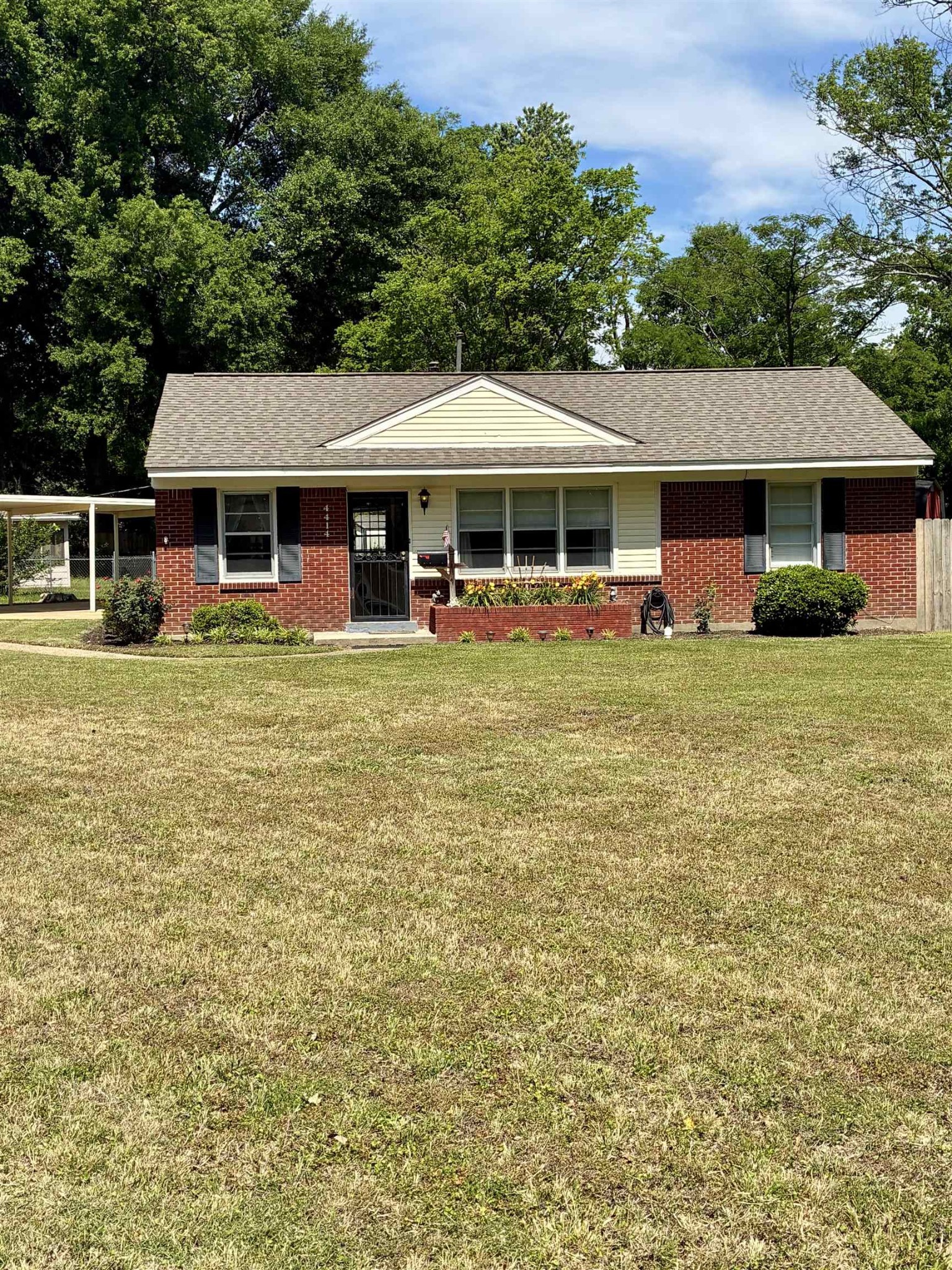 4414 Daytona Road Memphis, TN 38108 - Photo 1 of 4