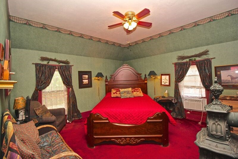 19 Old Beach Road Newport, RI 02840 - Photo 35 of 48 3rd Bedroom