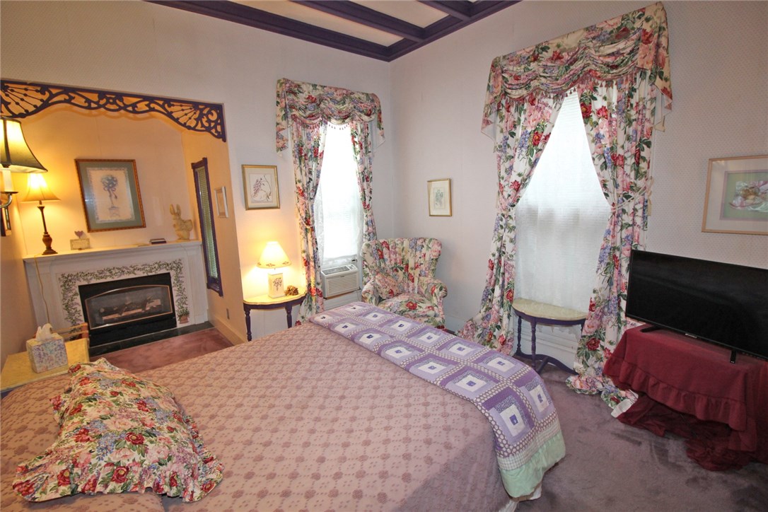 19 Old Beach Road Newport, RI 02840 - Photo 46 of 48 1st Floor Bedroom