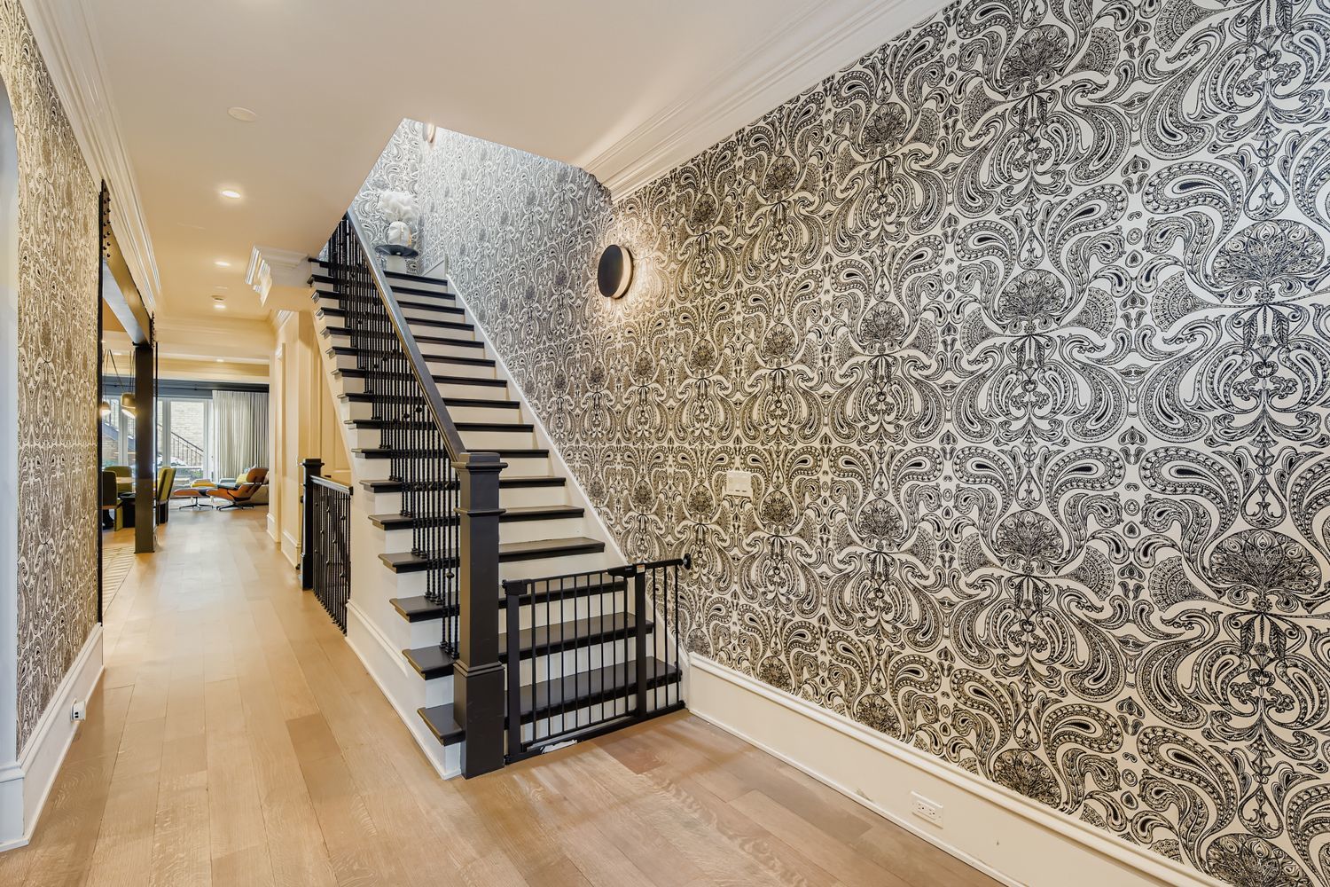 2734 North Racine Avenue Chicago, IL 60614 - Photo 2 of 47