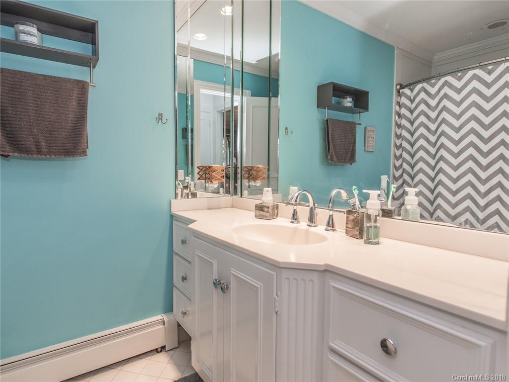 2118 Miranda Road Charlotte, NC 28216 - Photo 13 of 36 Gallery Image 13