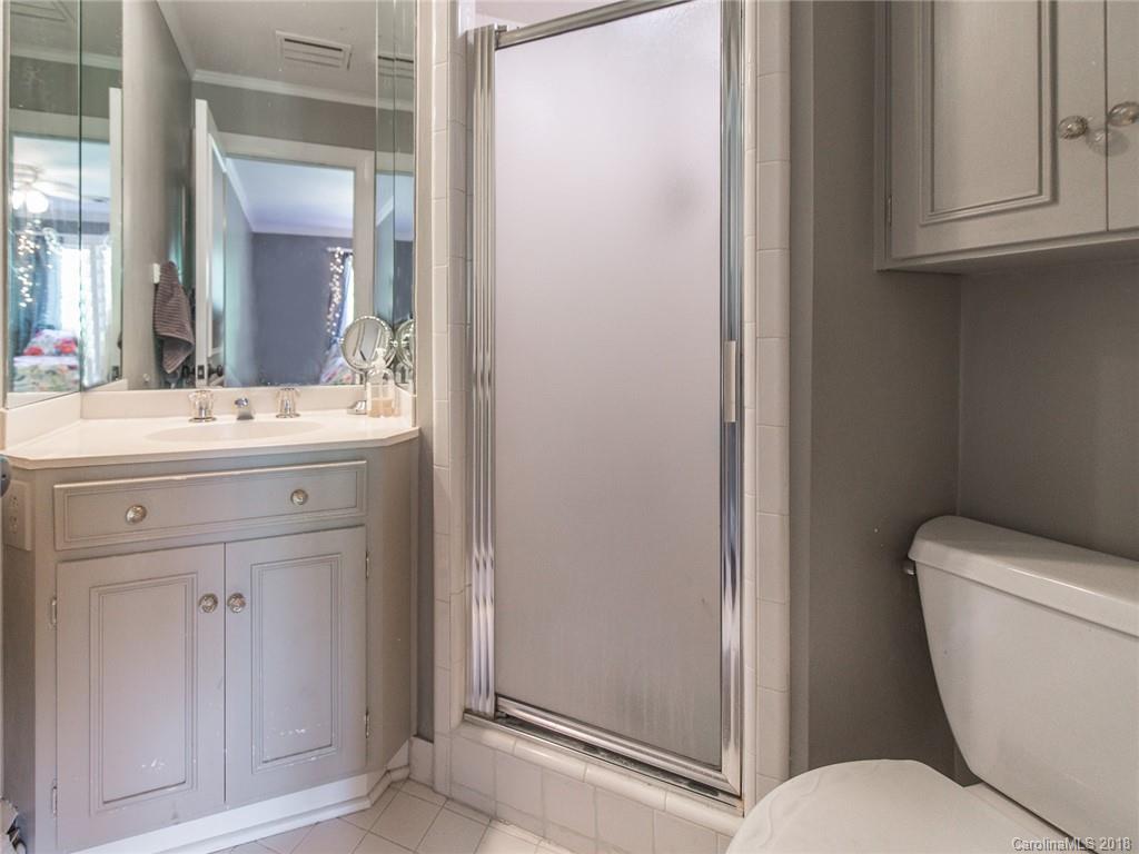 2118 Miranda Road Charlotte, NC 28216 - Photo 16 of 36 Gallery Image 16