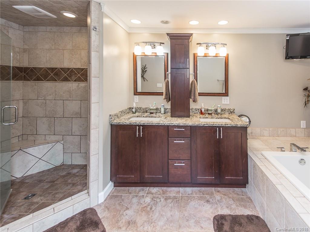 2118 Miranda Road Charlotte, NC 28216 - Photo 18 of 36 Gallery Image 18