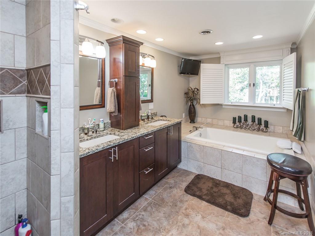 2118 Miranda Road Charlotte, NC 28216 - Photo 19 of 36 Gallery Image 19