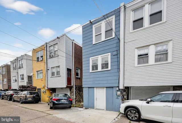 a car parked in front of a building