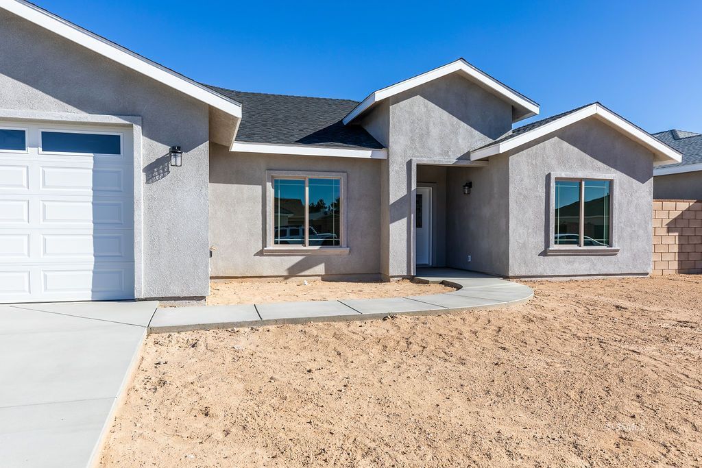332 Thomas Street Ridgecrest, CA 93555 - Photo 5 of 36 Gallery Image 5