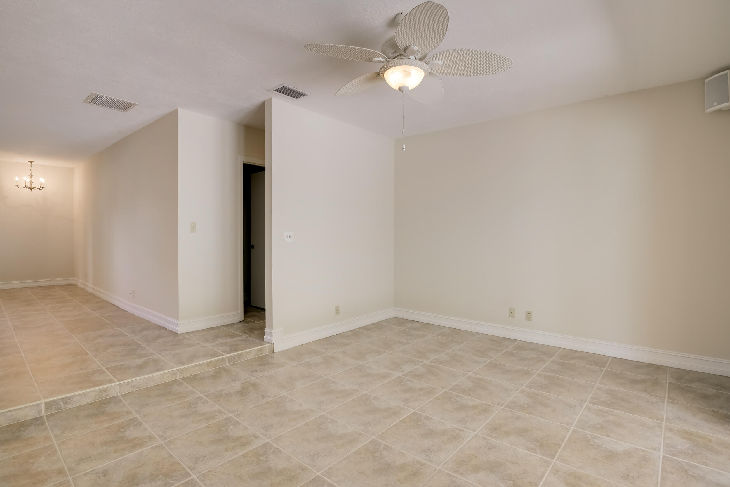 21243 Escondido Way North Boca Raton, FL 33433 - Photo 19 of 42 Living room