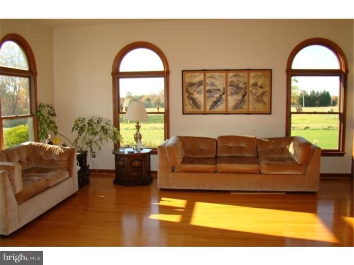 333 Money Road Townsend, DE 19734 - Photo 5 of 22 Living Room