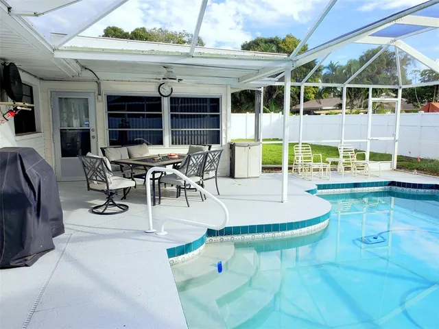 $4,000 | 2203 43rd Street West, Bradenton, FL 34205