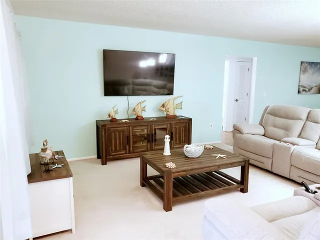 $4,000 | 2203 43rd Street West, Bradenton, FL 34205