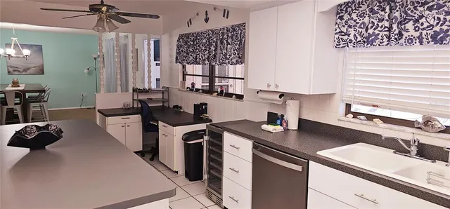 $4,000 | 2203 43rd Street West, Bradenton, FL 34205