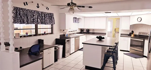 $4,000 | 2203 43rd Street West, Bradenton, FL 34205