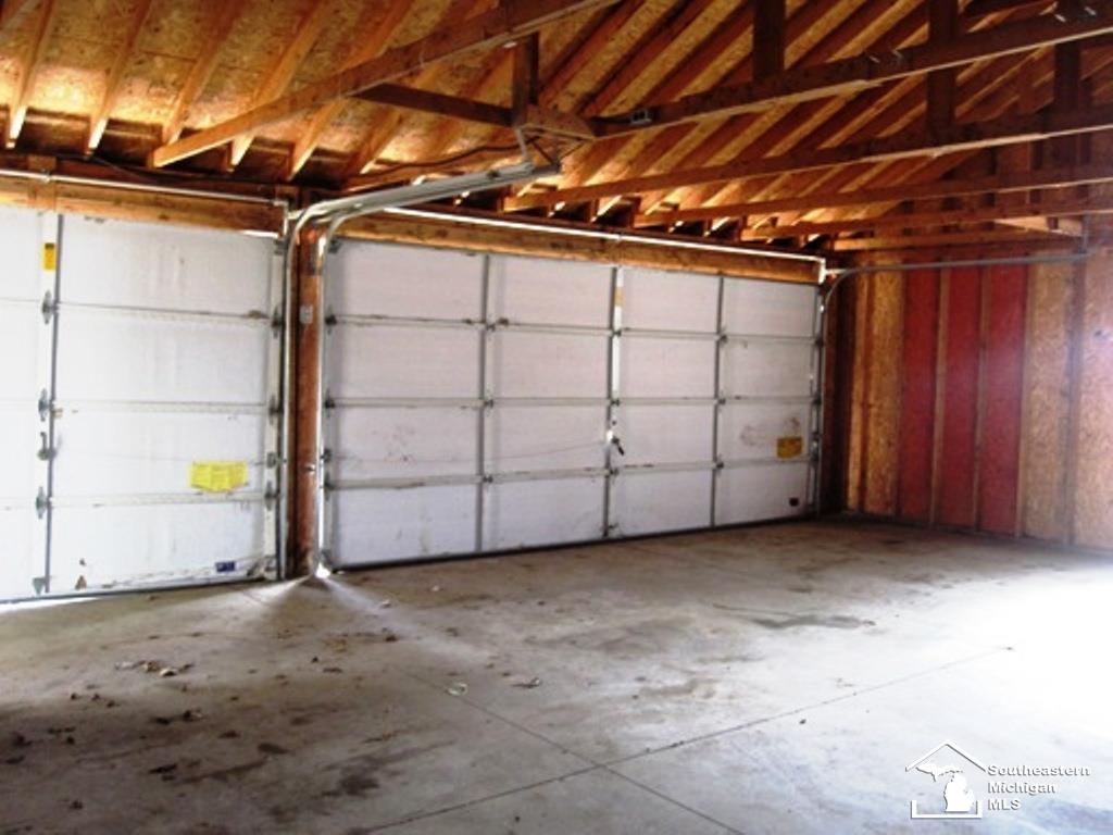 1582 East Hurd Road Monroe, MI 48162 - Photo 12 of 17 50137927-a0e5bb6d-abe7-4cd6-9e21-49e036d1893e.JPG