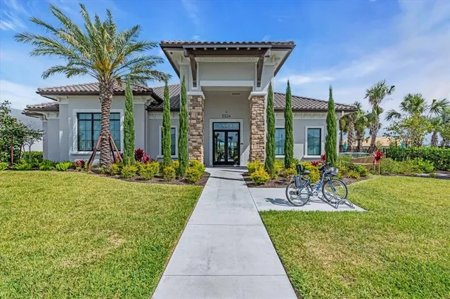 $469,000 | 5237 Savino Circle, Palmetto, FL 34221