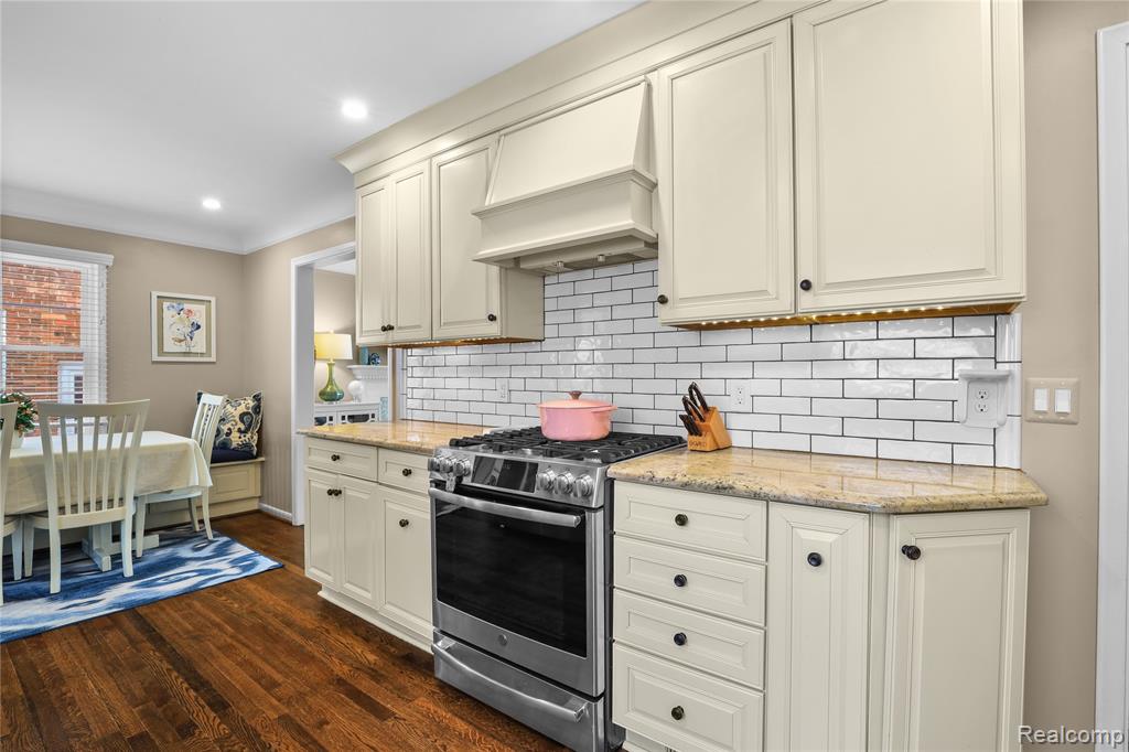 407 Moran Road Grosse Pointe Farms, MI 48236 - Photo 8 of 41