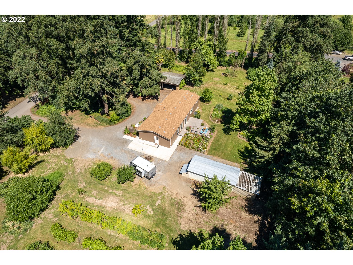 13340 Northeast Denbrook Road Aurora, OR 97002 - Photo 28 of 32 Gallery Image 28