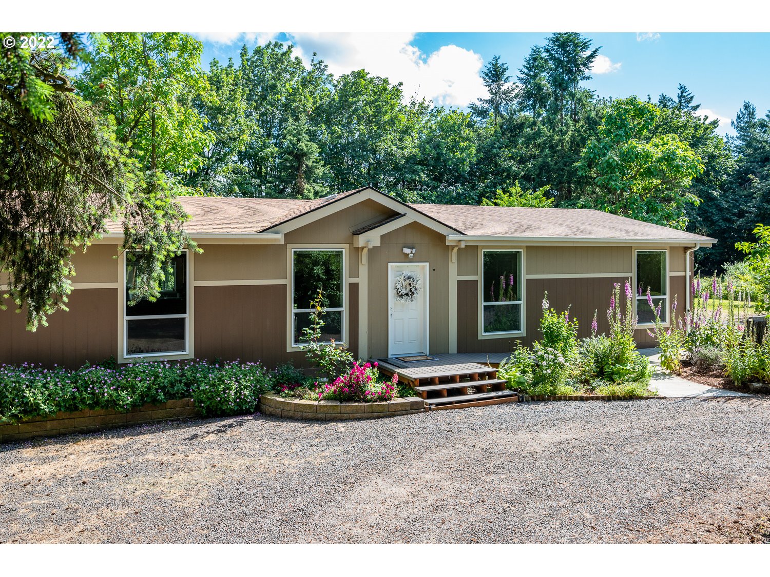 13340 Northeast Denbrook Road Aurora, OR 97002 - Photo 3 of 32 Gallery Image 3