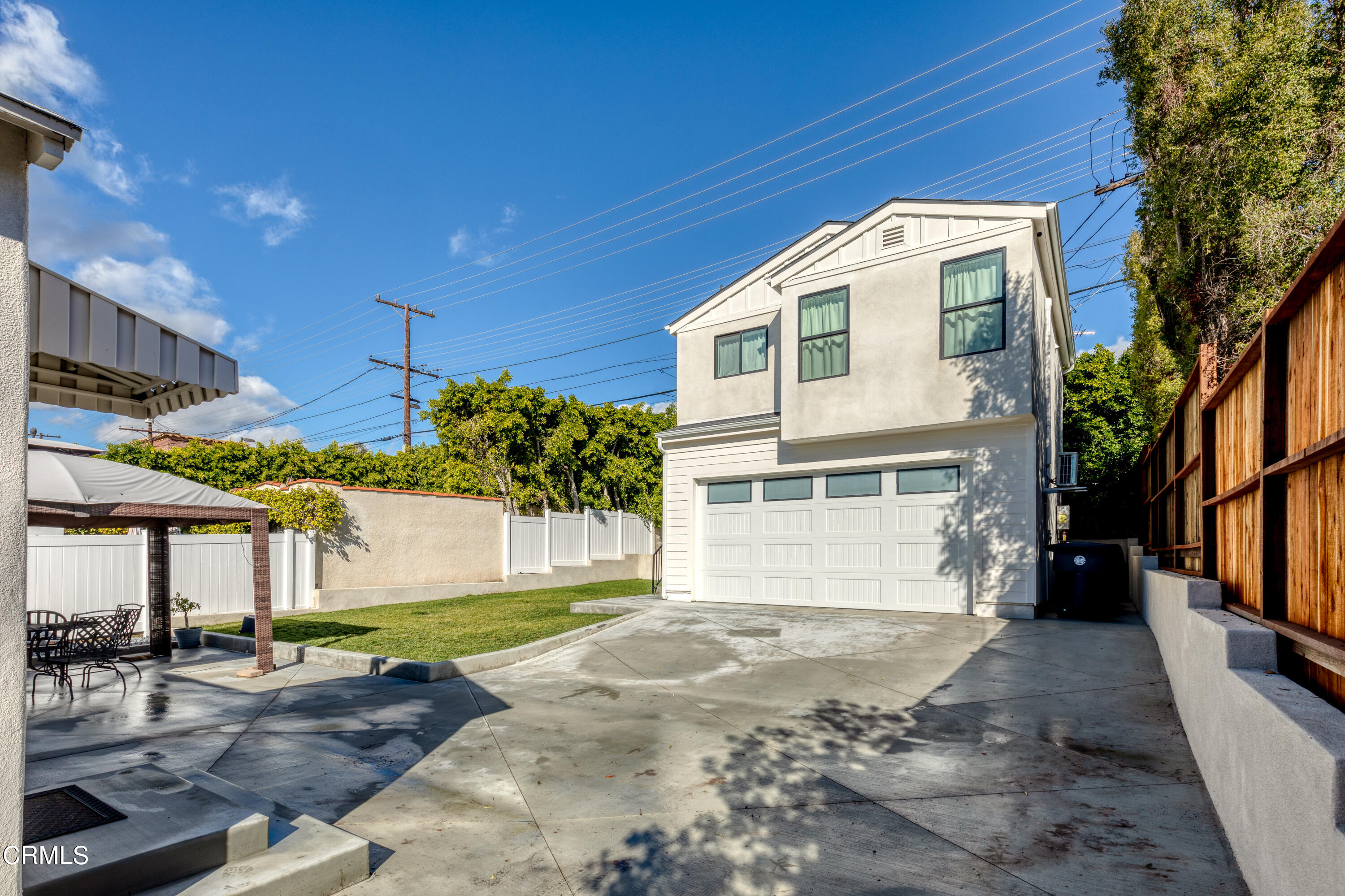 1539 Broadview Drive Glendale, CA 91208 - Photo 18 of 19 a front view of a house with a yard