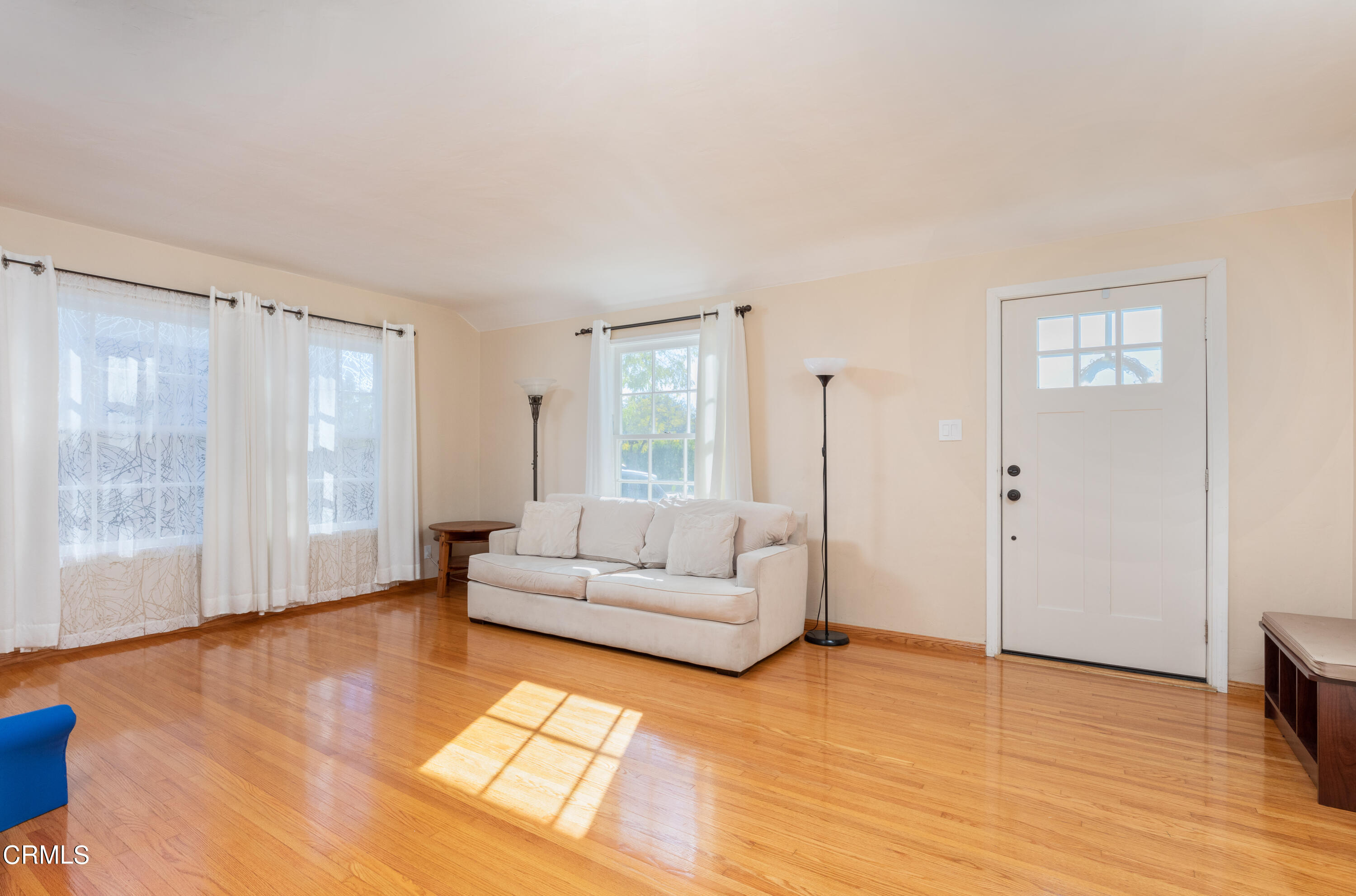 1539 Broadview Drive Glendale, CA 91208 - Photo 4 of 19 a living room with furniture and a large window