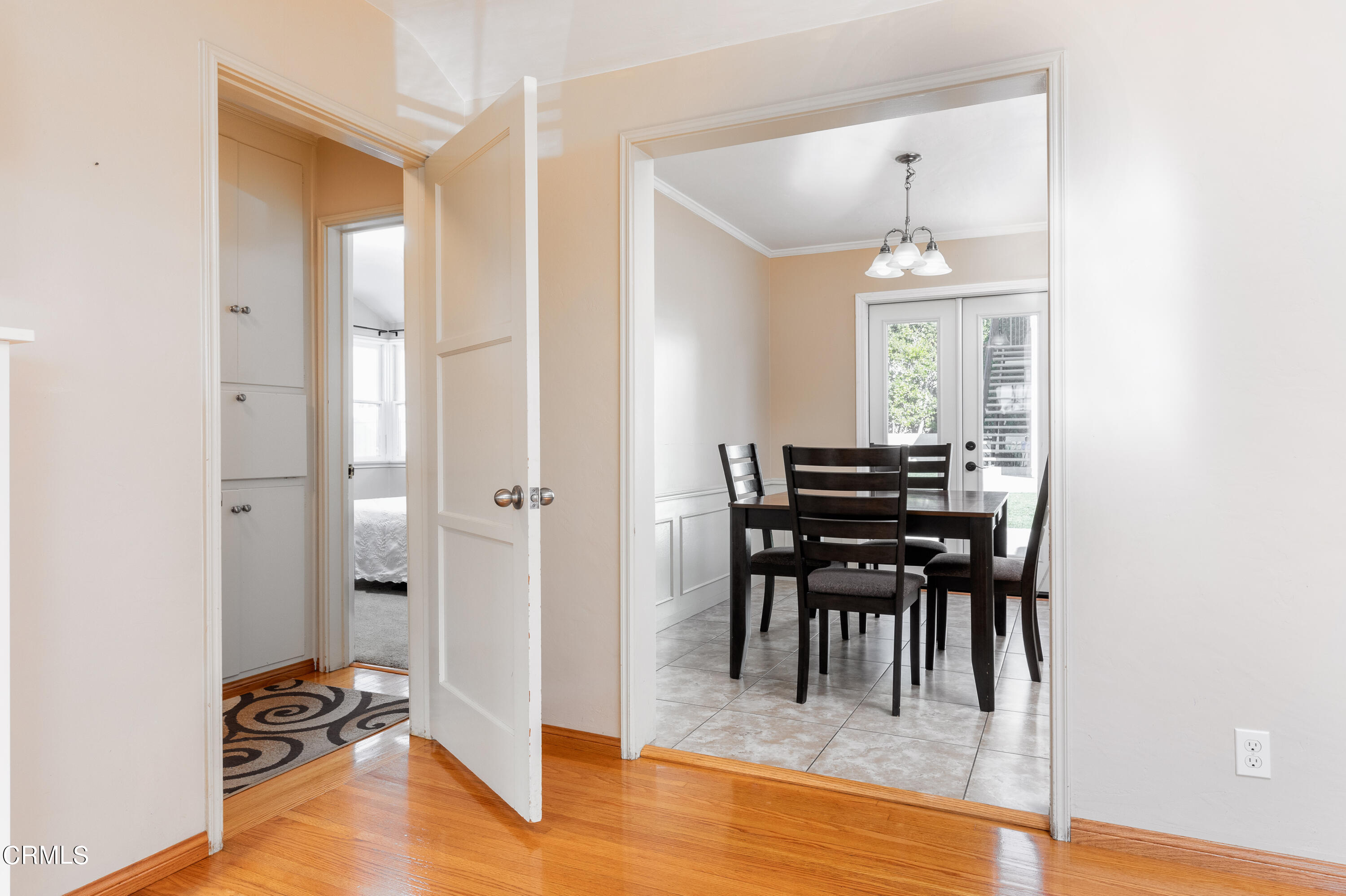 1539 Broadview Drive Glendale, CA 91208 - Photo 5 of 19 a dining room with furniture and wooden floor