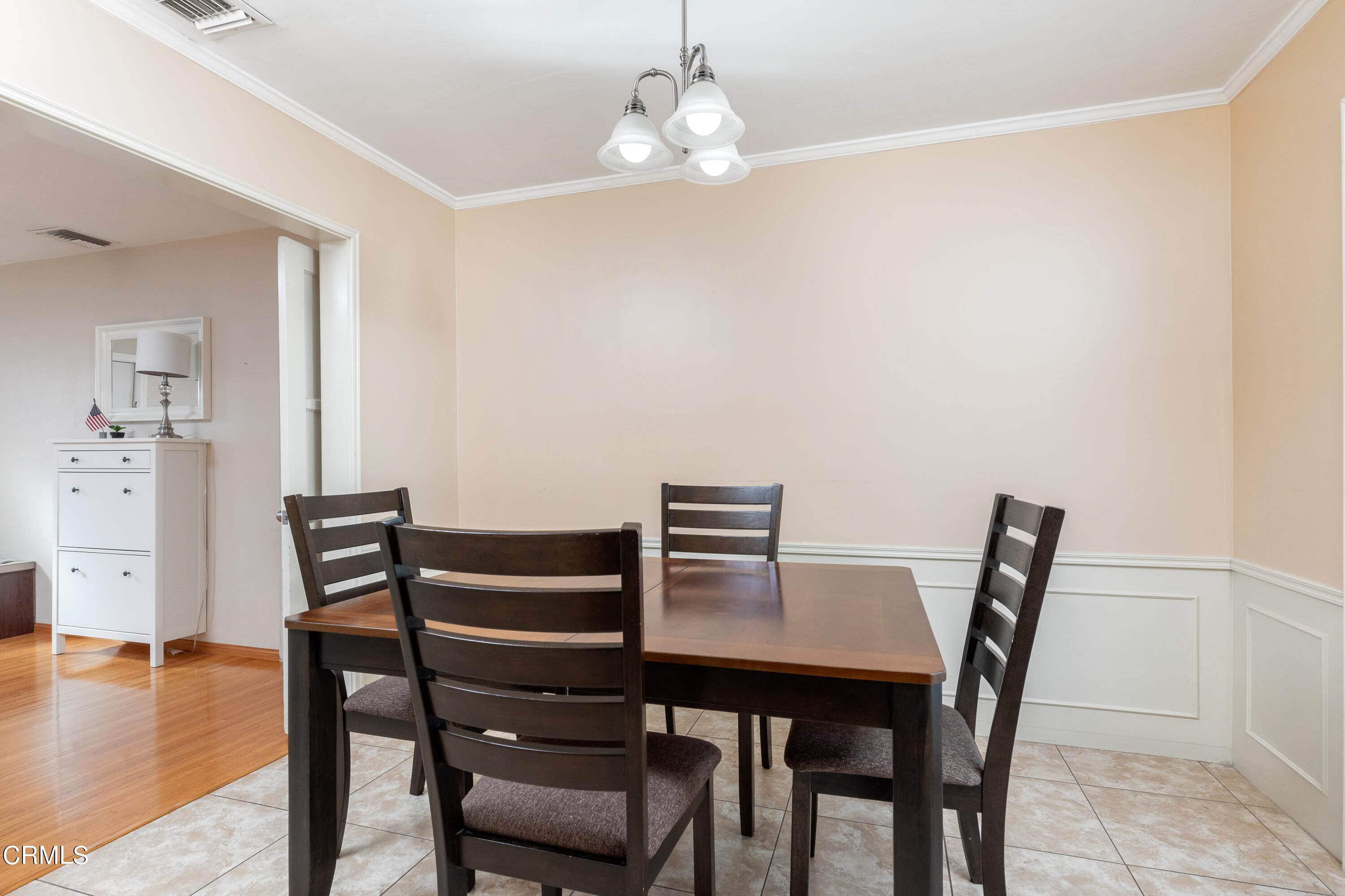 1539 Broadview Drive Glendale, CA 91208 - Photo 7 of 19 a view of a dining room with furniture and wooden floor