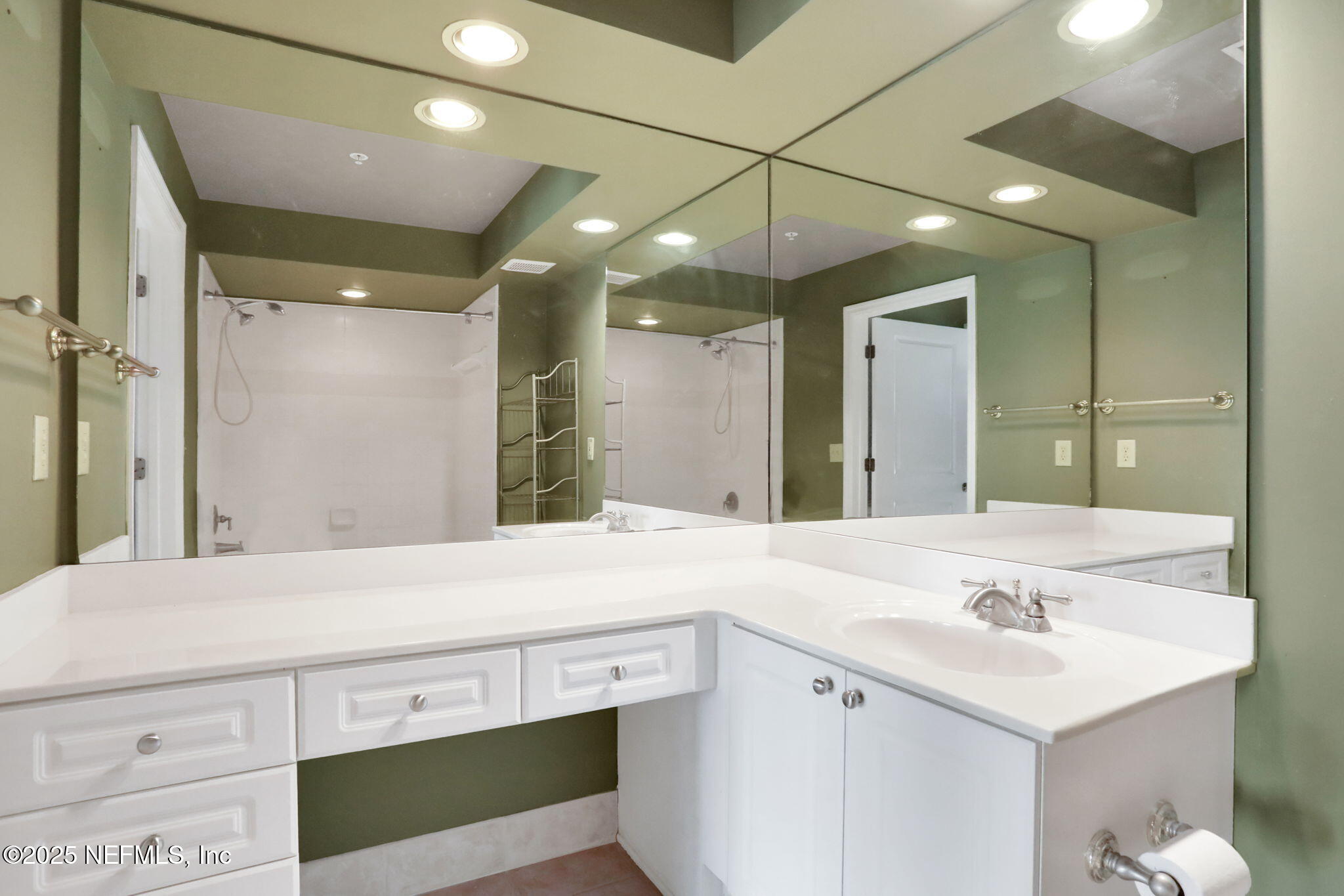 400 East Bay Street, Unit 1705 Jacksonville, FL 32202 - Photo 32 of 68 48-web-or-mls-7O0A7404