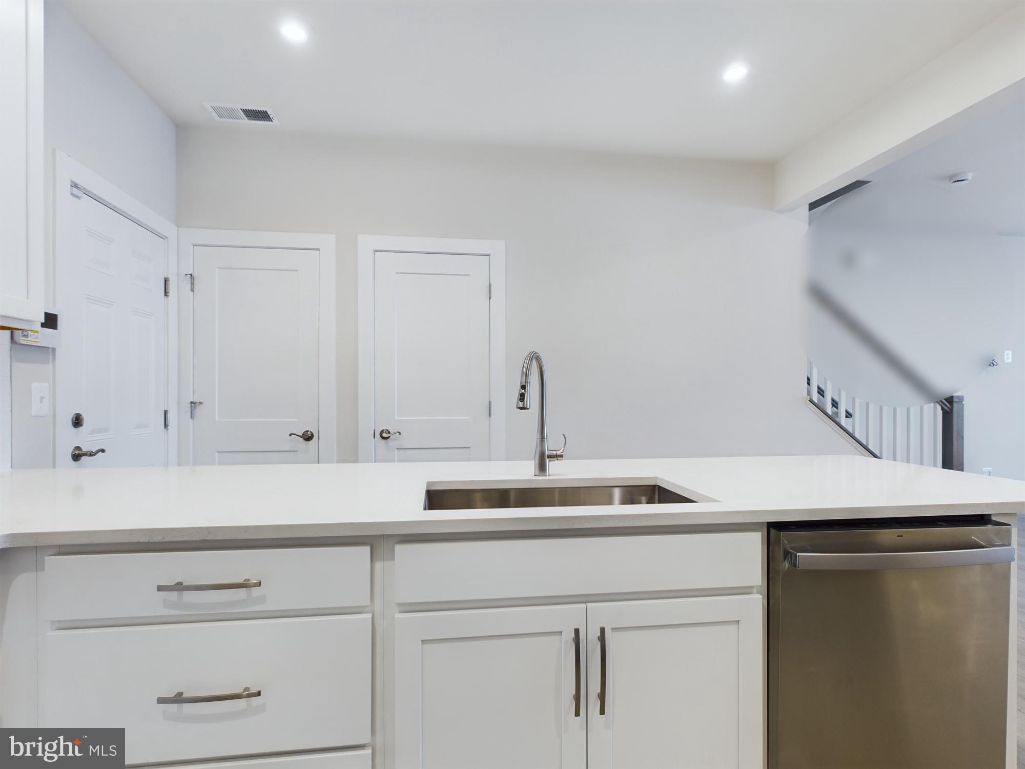 43801 Middleway Terrace Ashburn, VA 20147 - Photo 15 of 54