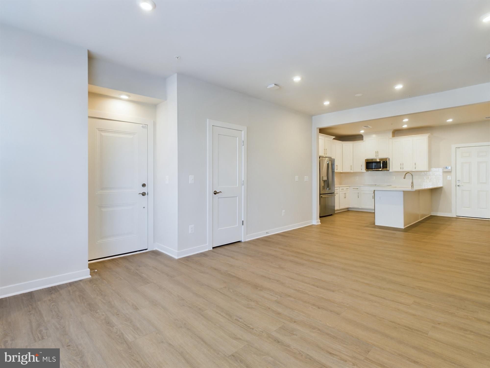 43801 Middleway Terrace Ashburn, VA 20147 - Photo 5 of 54