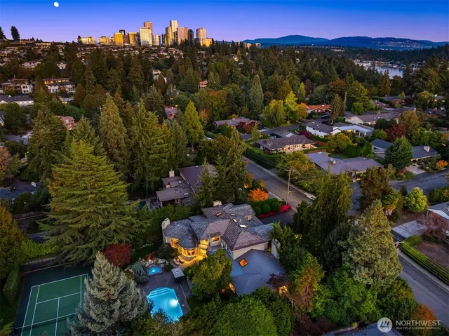 $7,200,000 | 8622 Northeast 10th Street, Medina, WA 98039