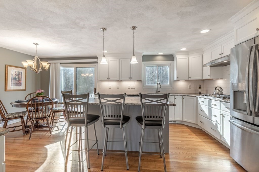 22 Niantic Road Sharon, MA 02067 - Photo 3 of 27 Gallery Image 3