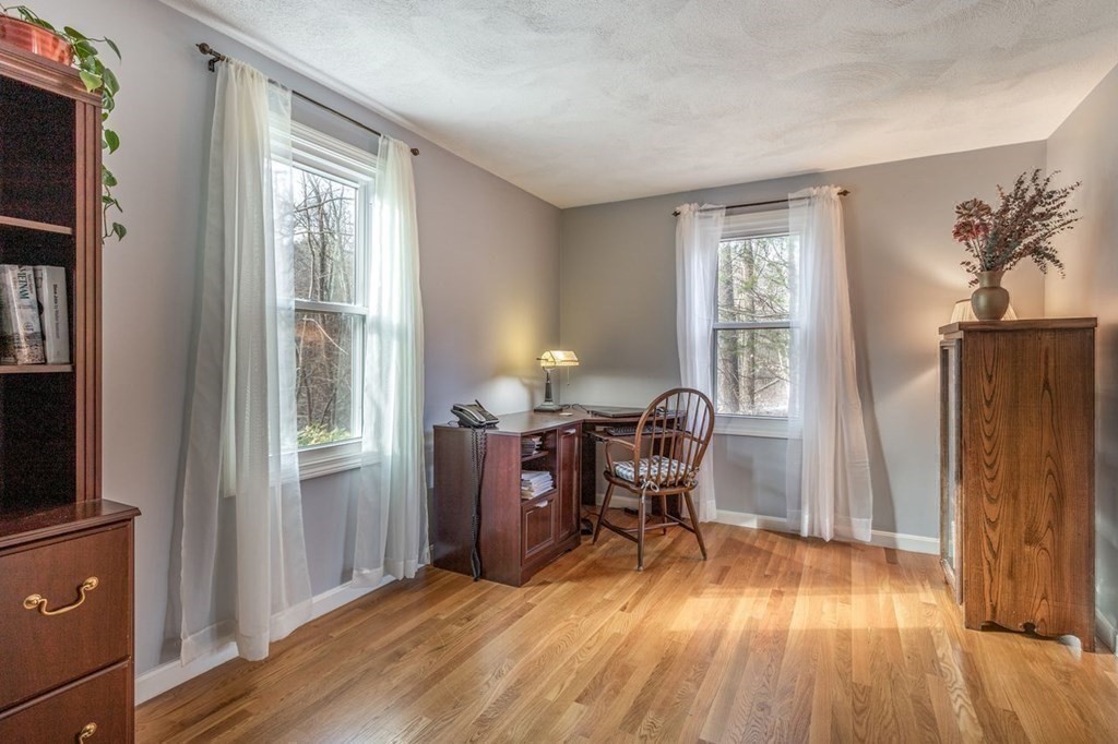 22 Niantic Road Sharon, MA 02067 - Photo 7 of 27 Gallery Image 7