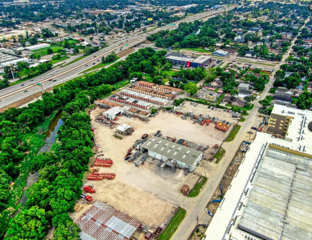 1626 Enid Street Houston, TX 77009 - Photo 2 of 7 a view of a city