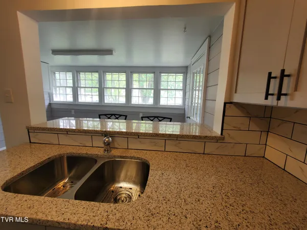 $349,000 | 1234 Bristol Highway, Elizabethton, TN 37643