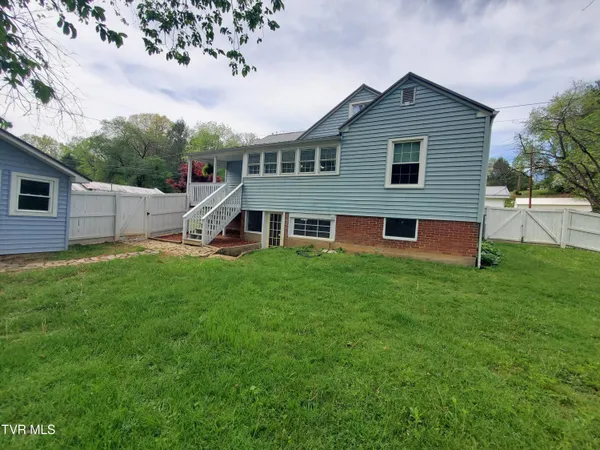 $349,000 | 1234 Bristol Highway, Elizabethton, TN 37643