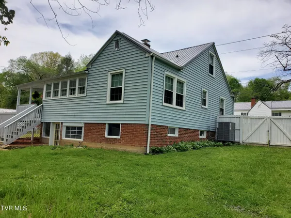 $349,000 | 1234 Bristol Highway, Elizabethton, TN 37643