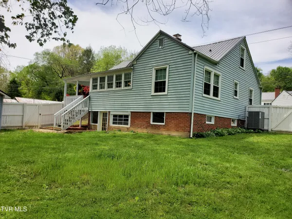 $349,000 | 1234 Bristol Highway, Elizabethton, TN 37643