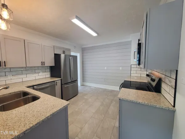 $349,000 | 1234 Bristol Highway, Elizabethton, TN 37643