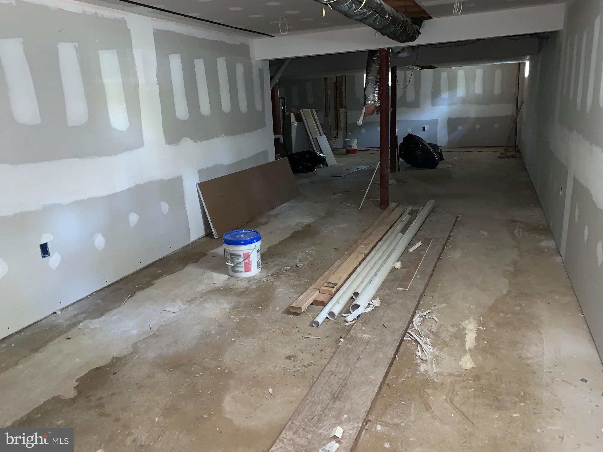 WILL BE FULL FINISHED BASEMENT