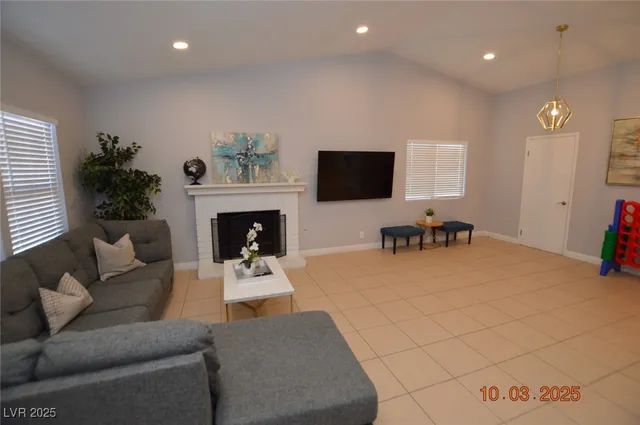 $2,150 | 4406 Newhaven Drive, Las Vegas, NV 89147