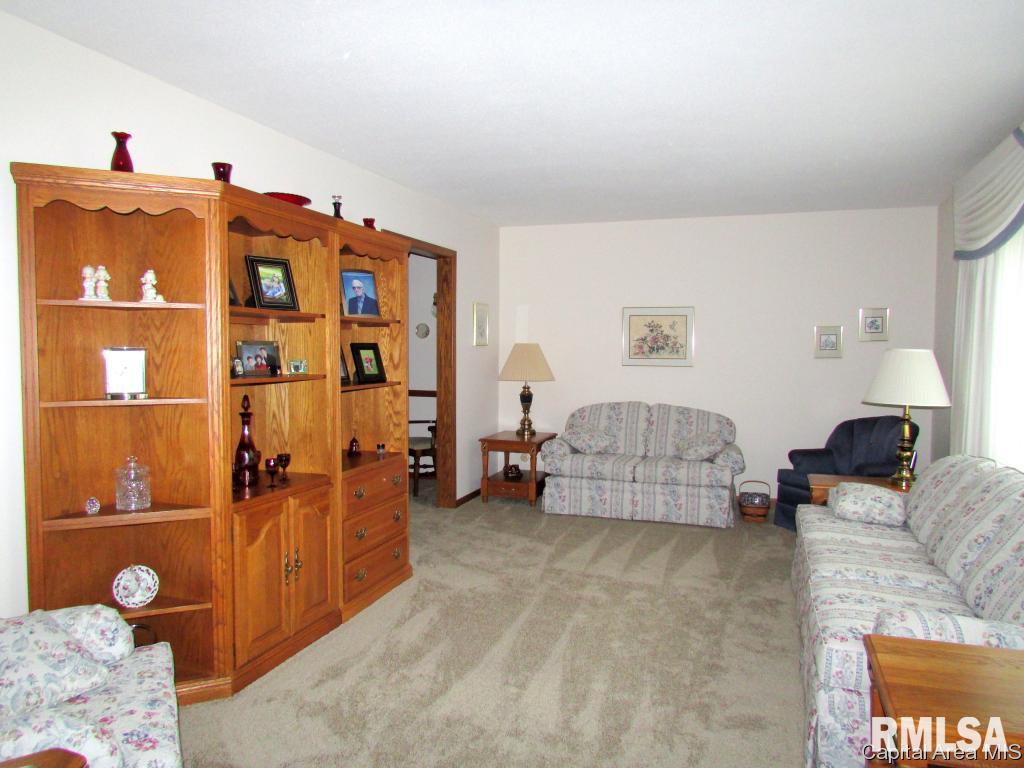 67 Mesa Road Springfield, IL 62702 - Photo 3 of 26
