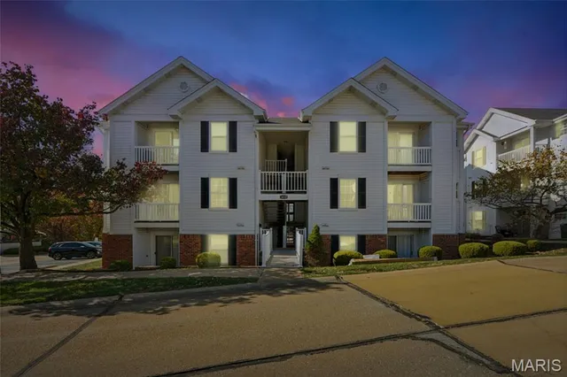 $164,900 | 16535 Victoria Crossing Drive, Unit H, Wildwood, MO 63040