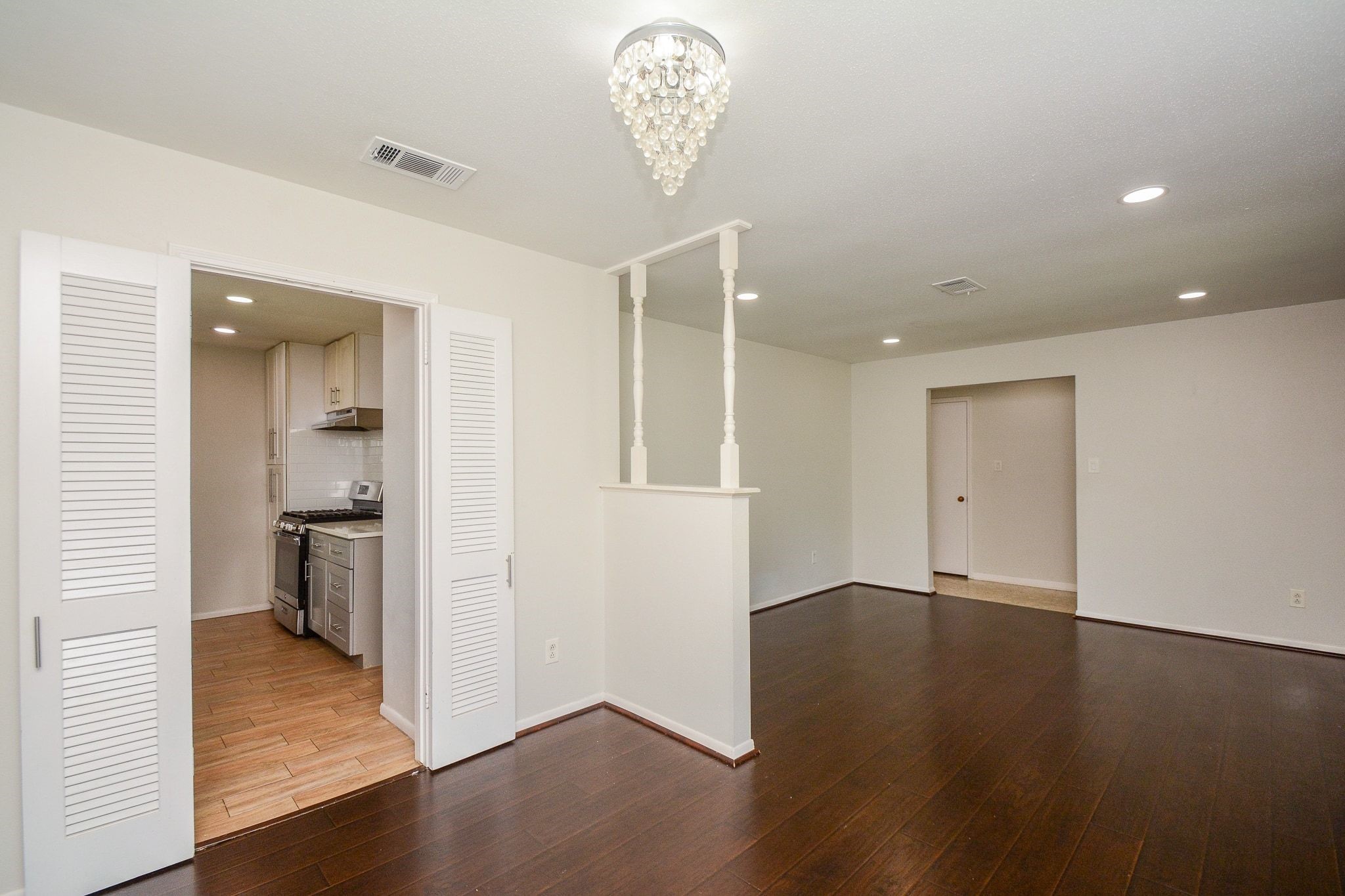 6002 Verdome Lane Houston, TX 77092 - Photo 10 of 49