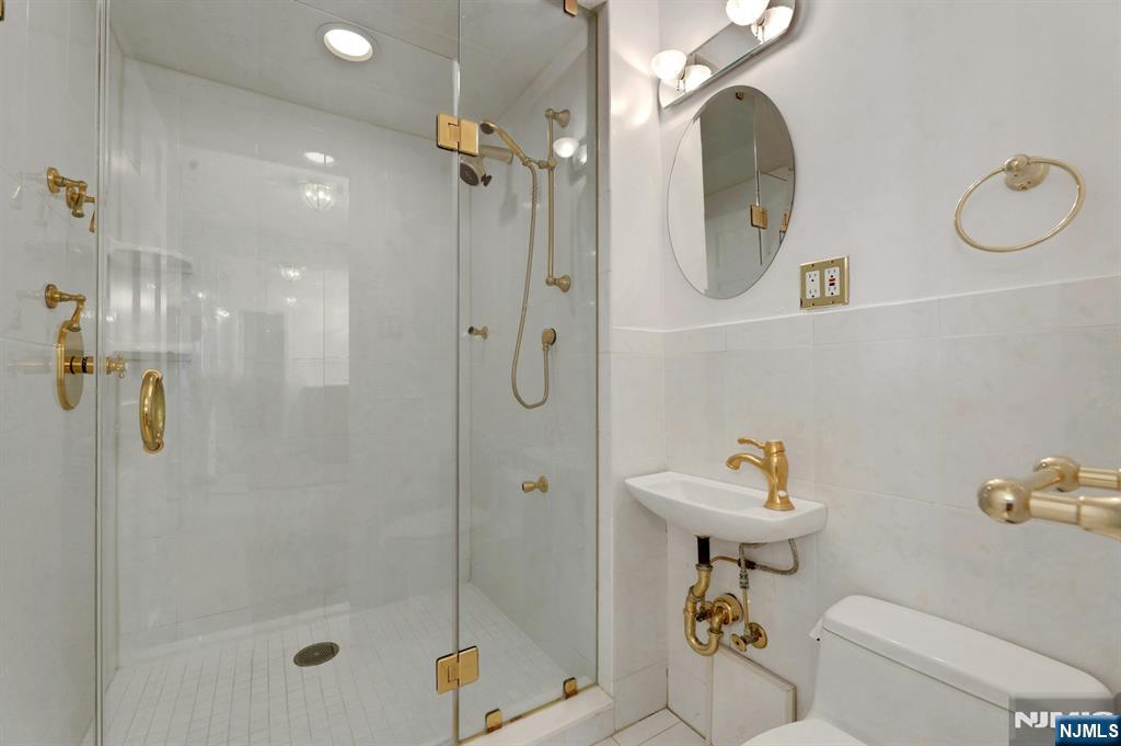 3 Horizon Road, Unit 1406 Fort Lee, NJ 07024 - Photo 23 of 37 Gallery Image 23