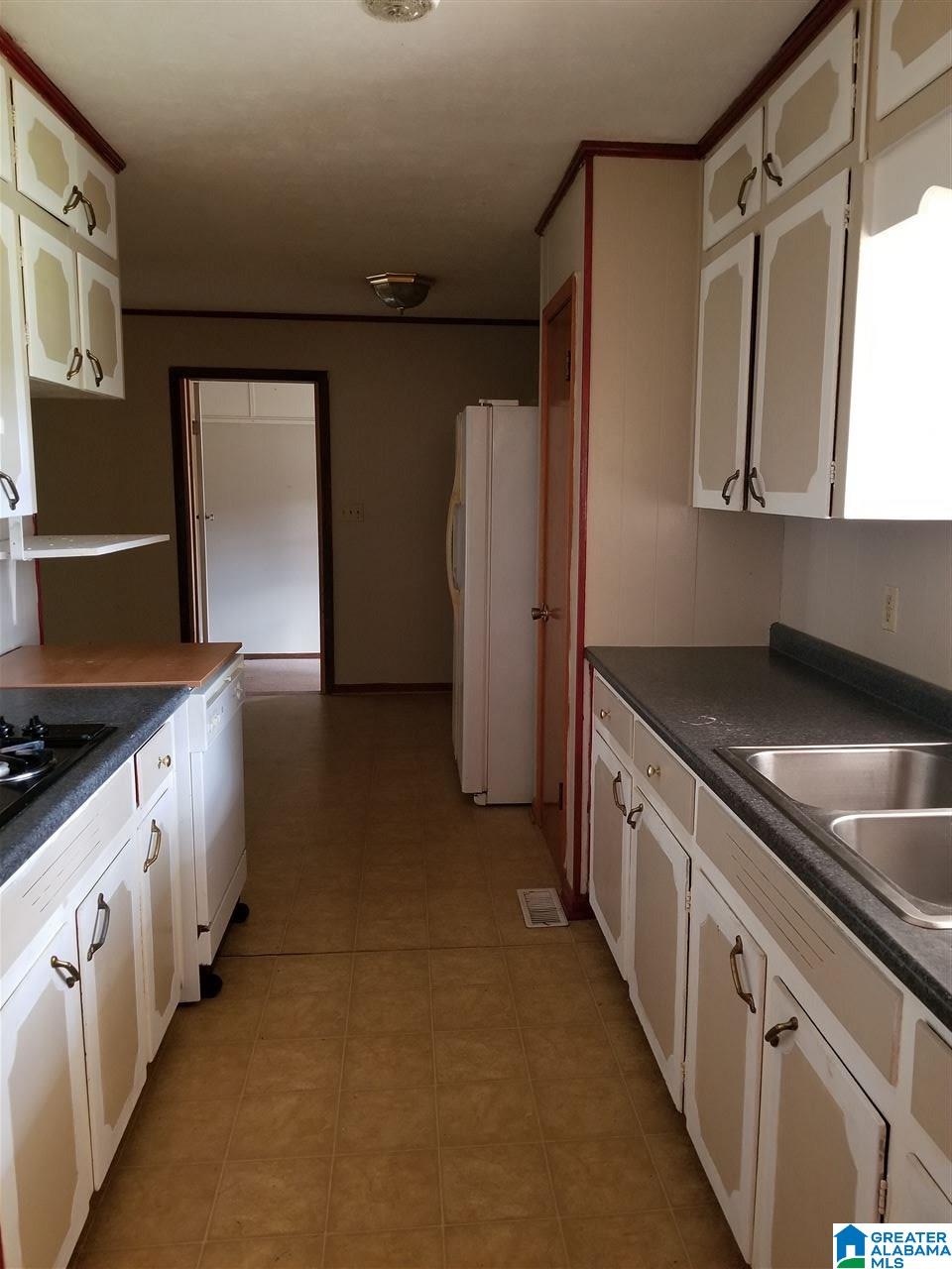 911 Alexandria Road Weaver, AL 36277 - Photo 4 of 24