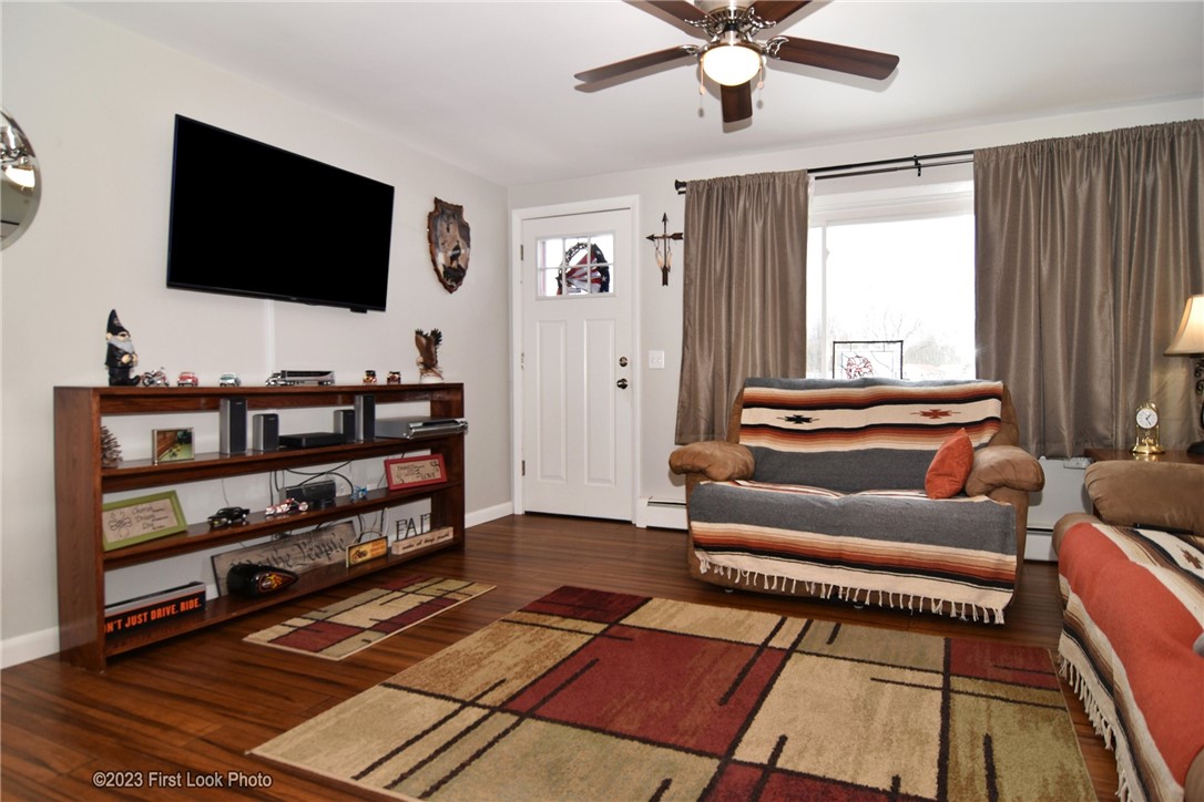 92 Coventry Drive Coventry, RI 02816 - Photo 2 of 33