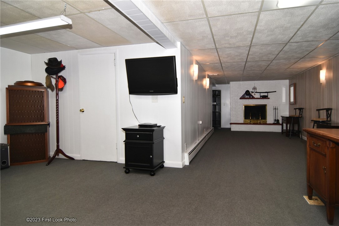 92 Coventry Drive Coventry, RI 02816 - Photo 27 of 33