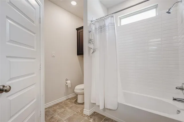 $2,390 | 404 Wrangler Lane, Denton, TX 76209