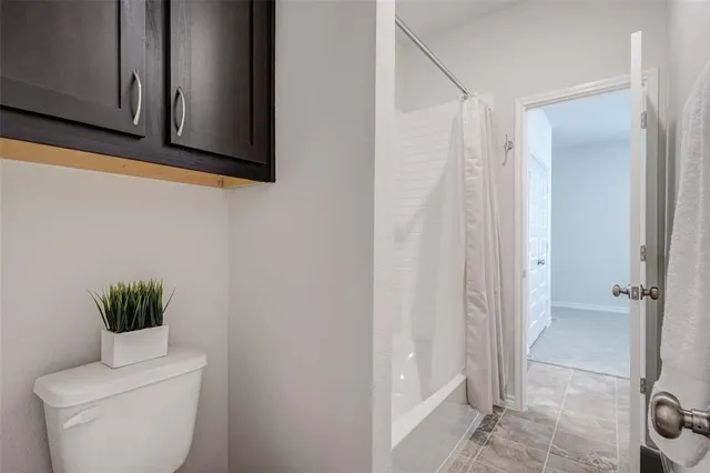 $2,390 | 404 Wrangler Lane, Denton, TX 76209