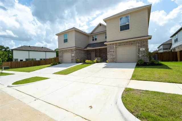 $2,390 | 404 Wrangler Lane, Denton, TX 76209